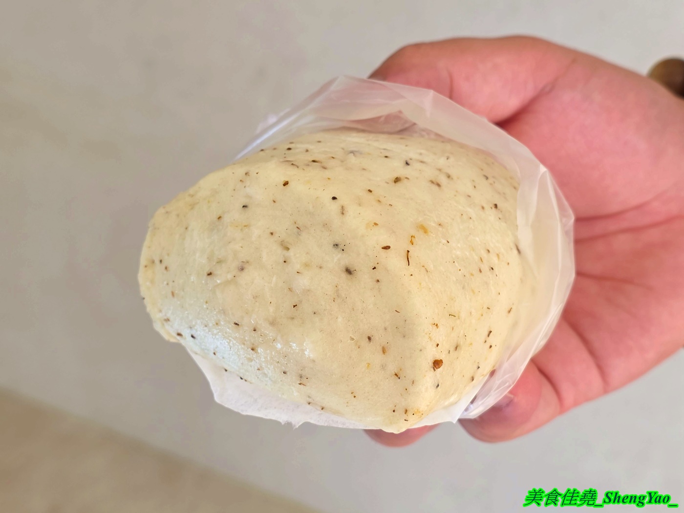 [台中沙鹿]鼎Q包子 沙鹿靜宜店 – 海線新開幕精品包子店，來自大雅的20年老麵包子品牌，包子饅頭皆使用老麵麵糰製作，口味特別，除了現蒸熟食還有販售冷凍家庭包。