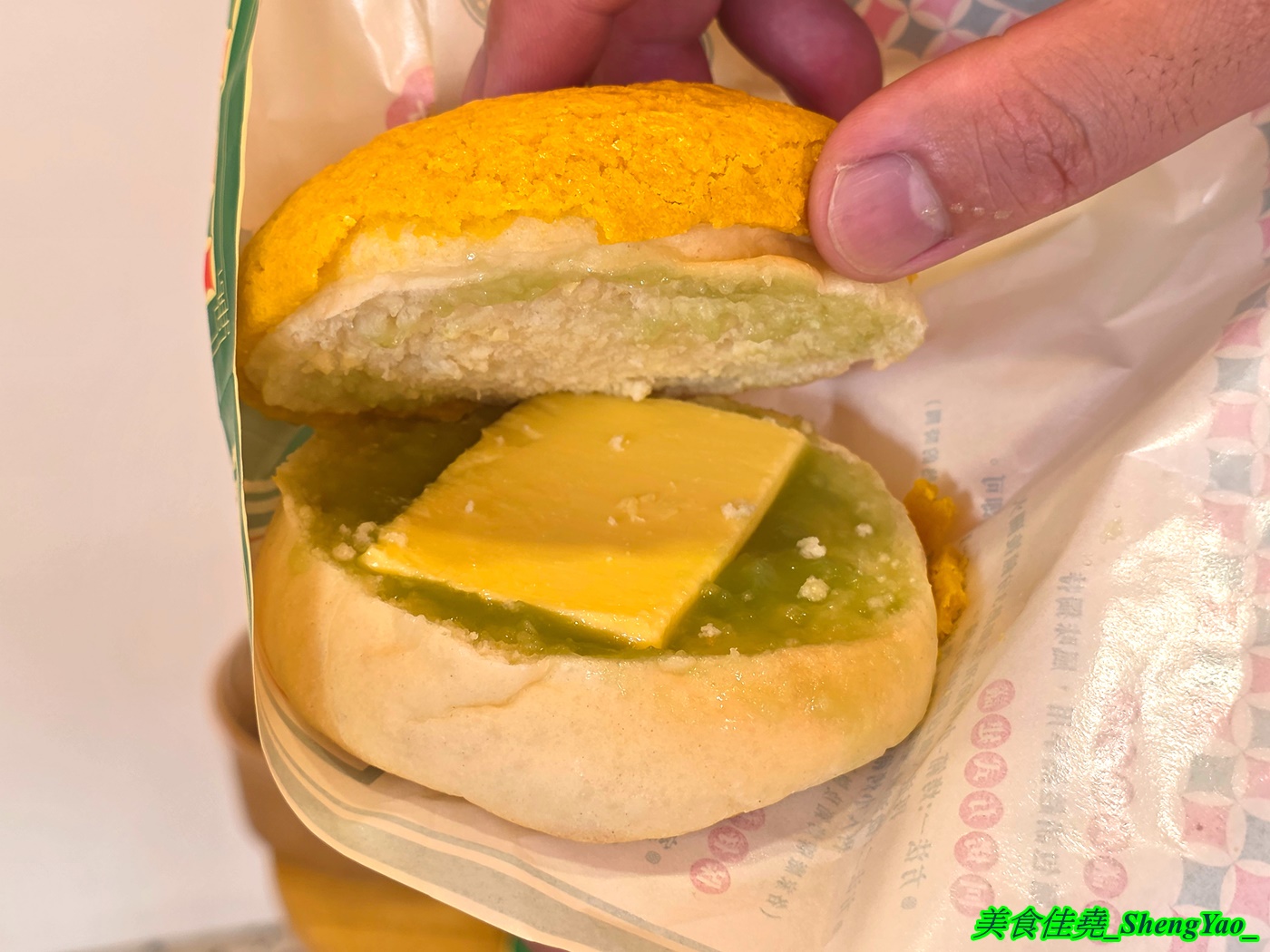 [台中沙鹿]楓茶記冰火菠蘿油 沙鹿店 – 海線好吃又道地的港式菠蘿包，口味多樣，搭配經典港式飲品更對味，新推出港式煲仔飯，味道不錯。