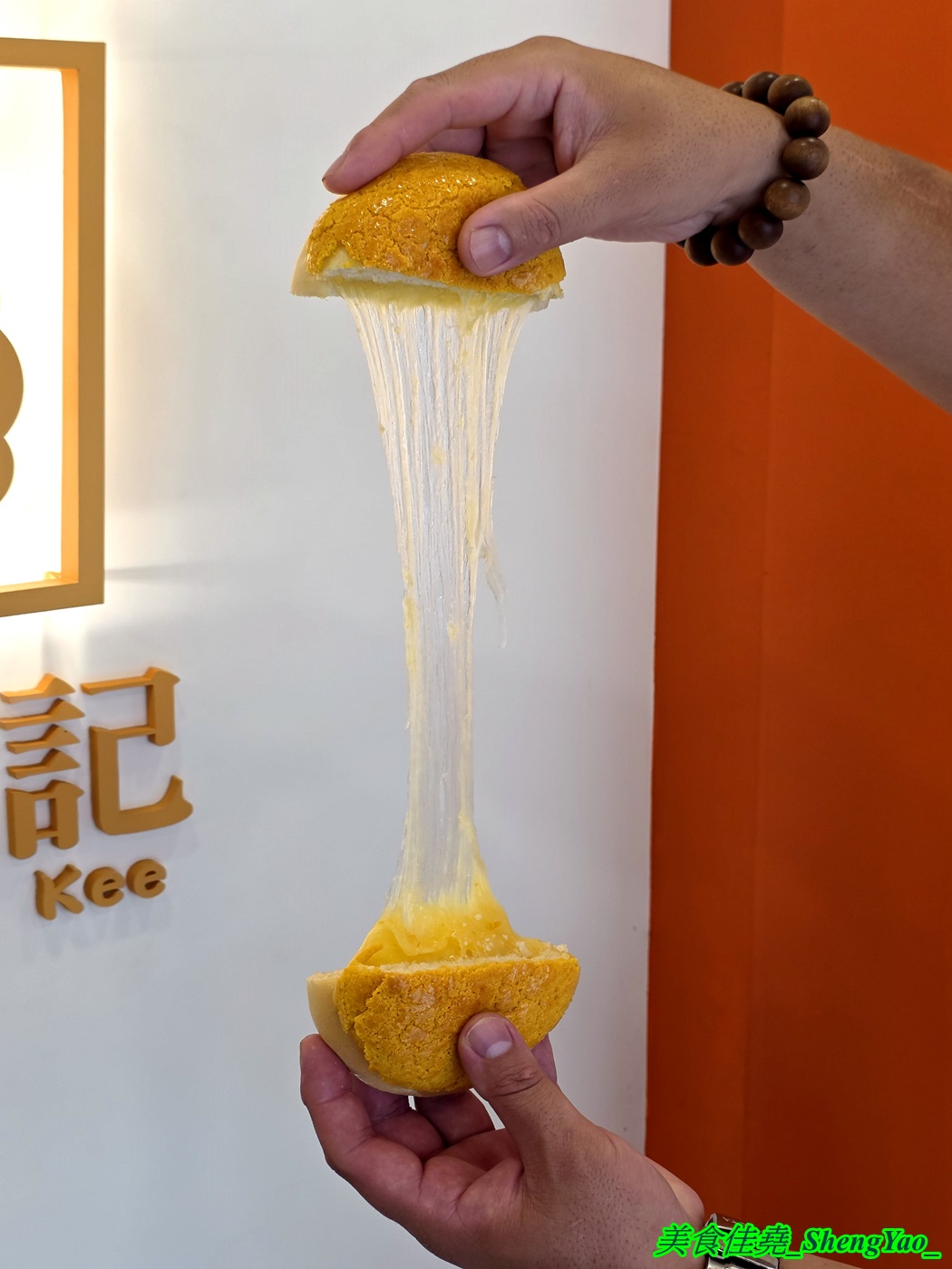 [台中沙鹿]楓茶記冰火菠蘿油 沙鹿店 – 海線好吃又道地的港式菠蘿包，口味多樣，搭配經典港式飲品更對味，新推出港式煲仔飯，味道不錯。