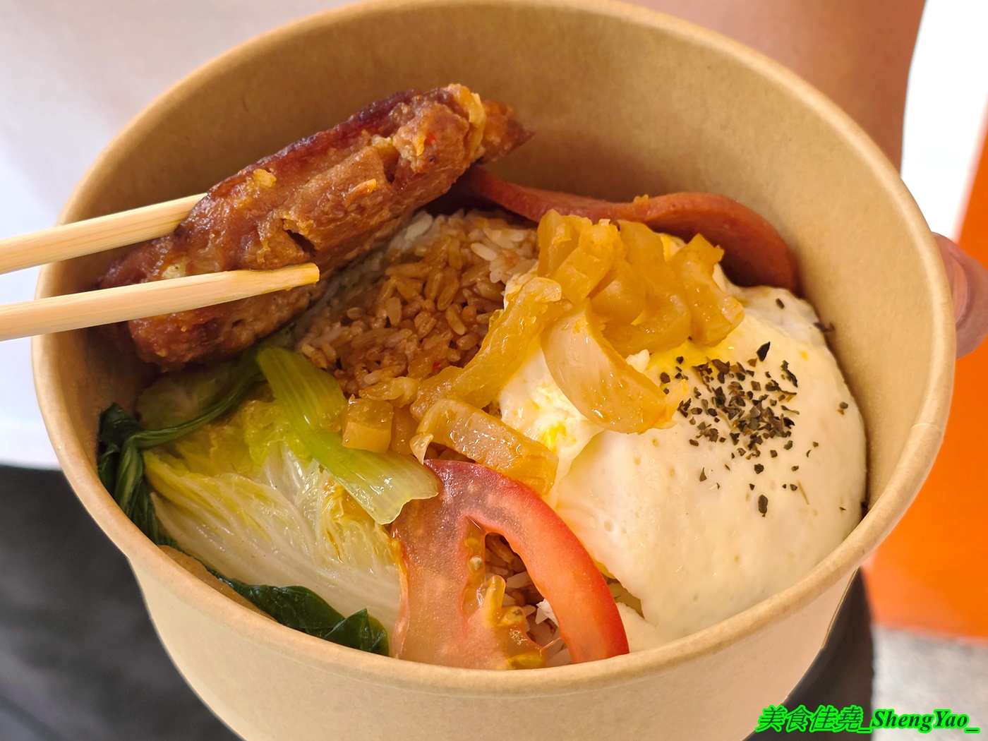 [台中沙鹿]楓茶記冰火菠蘿油 沙鹿店 – 海線好吃又道地的港式菠蘿包，口味多樣，搭配經典港式飲品更對味，新推出港式煲仔飯，味道不錯。