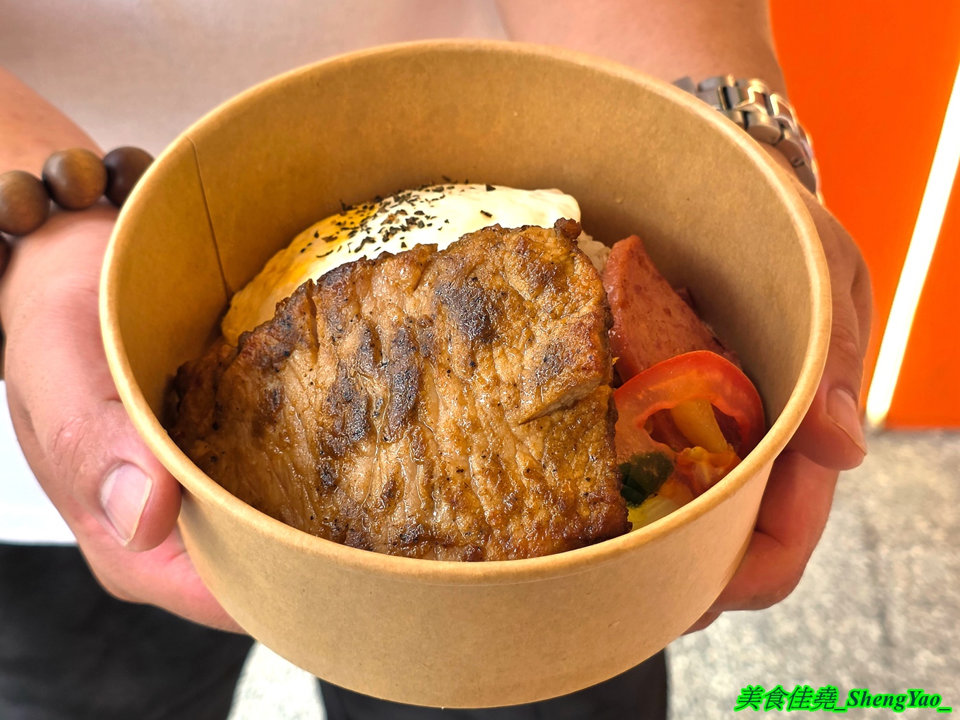 [台中沙鹿]楓茶記冰火菠蘿油 沙鹿店 – 海線好吃又道地的港式菠蘿包，口味多樣，搭配經典港式飲品更對味，新推出港式煲仔飯，味道不錯。