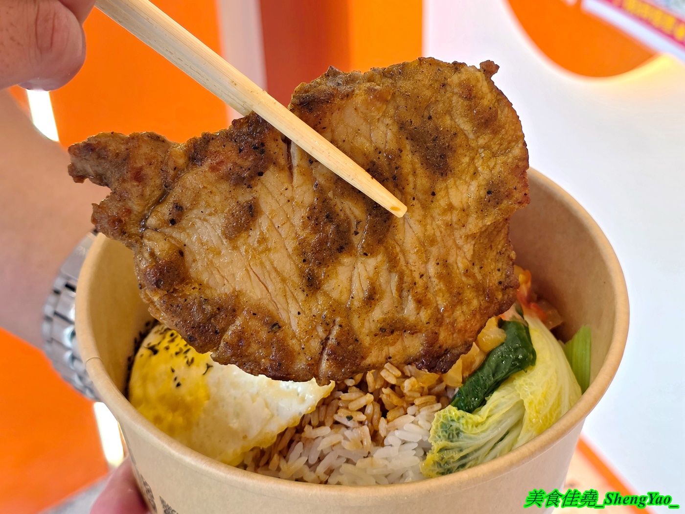 [台中沙鹿]楓茶記冰火菠蘿油 沙鹿店 – 海線好吃又道地的港式菠蘿包，口味多樣，搭配經典港式飲品更對味，新推出港式煲仔飯，味道不錯。