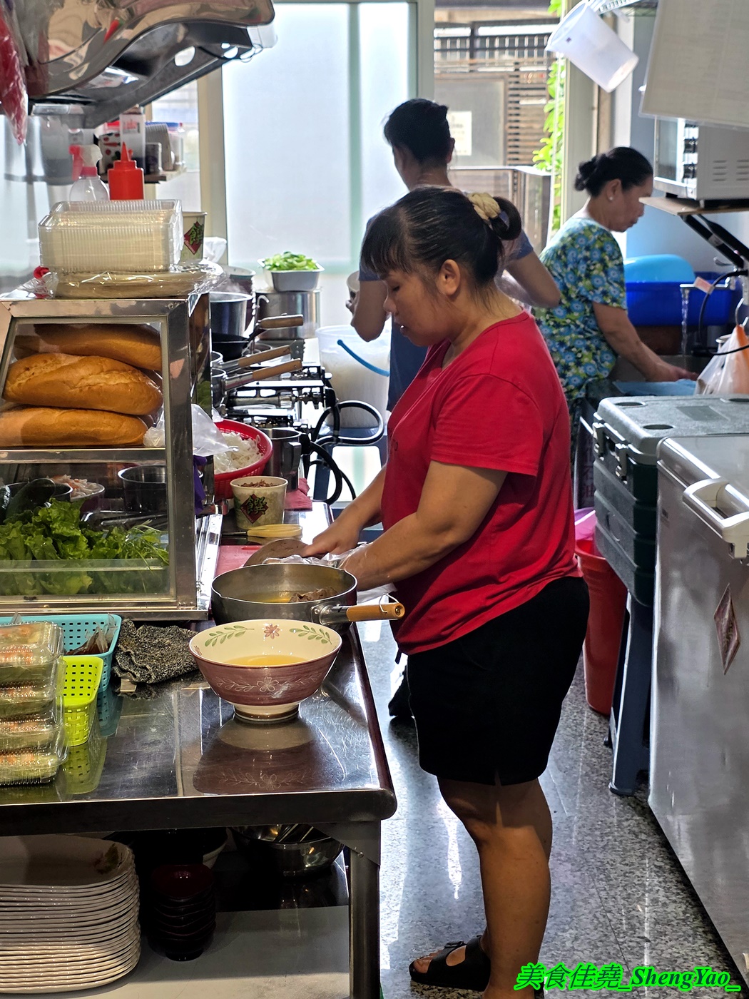 [台中沙鹿]HUONG TRA 香茶越南料理 – 海線新開幕越南料理，吃得到很少見的越南小煎餅和蒸米捲，口味不錯又便宜，內用免費飲料喝到飽。