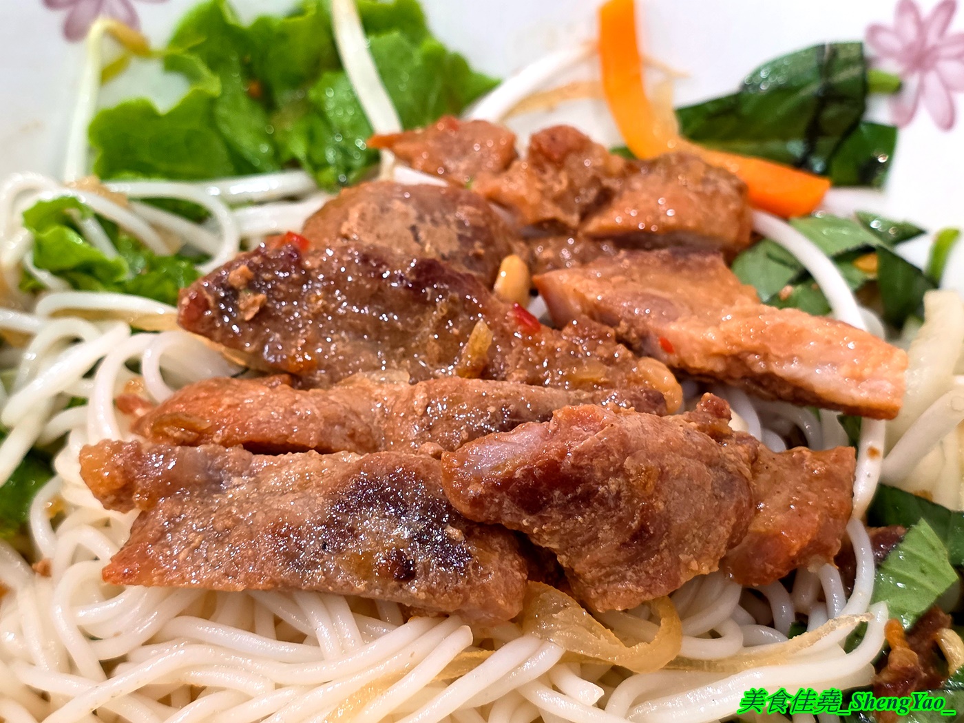 [台中沙鹿]HUONG TRA 香茶越南料理 – 海線新開幕越南料理，吃得到很少見的越南小煎餅和蒸米捲，口味不錯又便宜，內用免費飲料喝到飽。