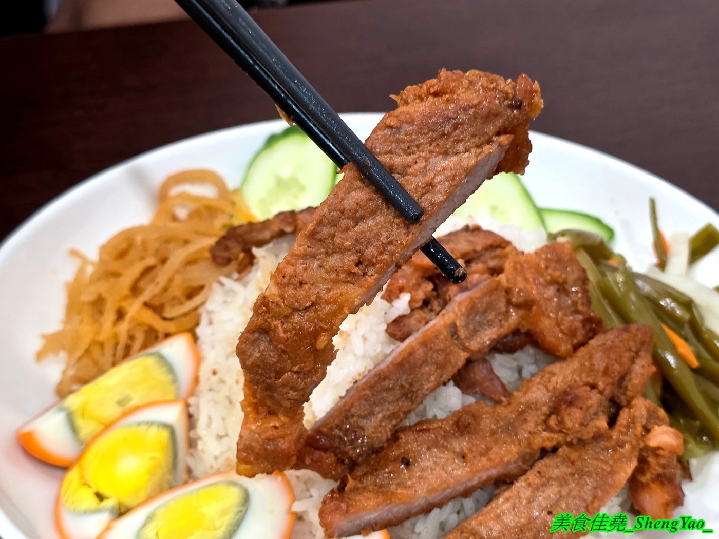[台中沙鹿]HUONG TRA 香茶越南料理 – 海線新開幕越南料理，吃得到很少見的越南小煎餅和蒸米捲，口味不錯又便宜，內用免費飲料喝到飽。