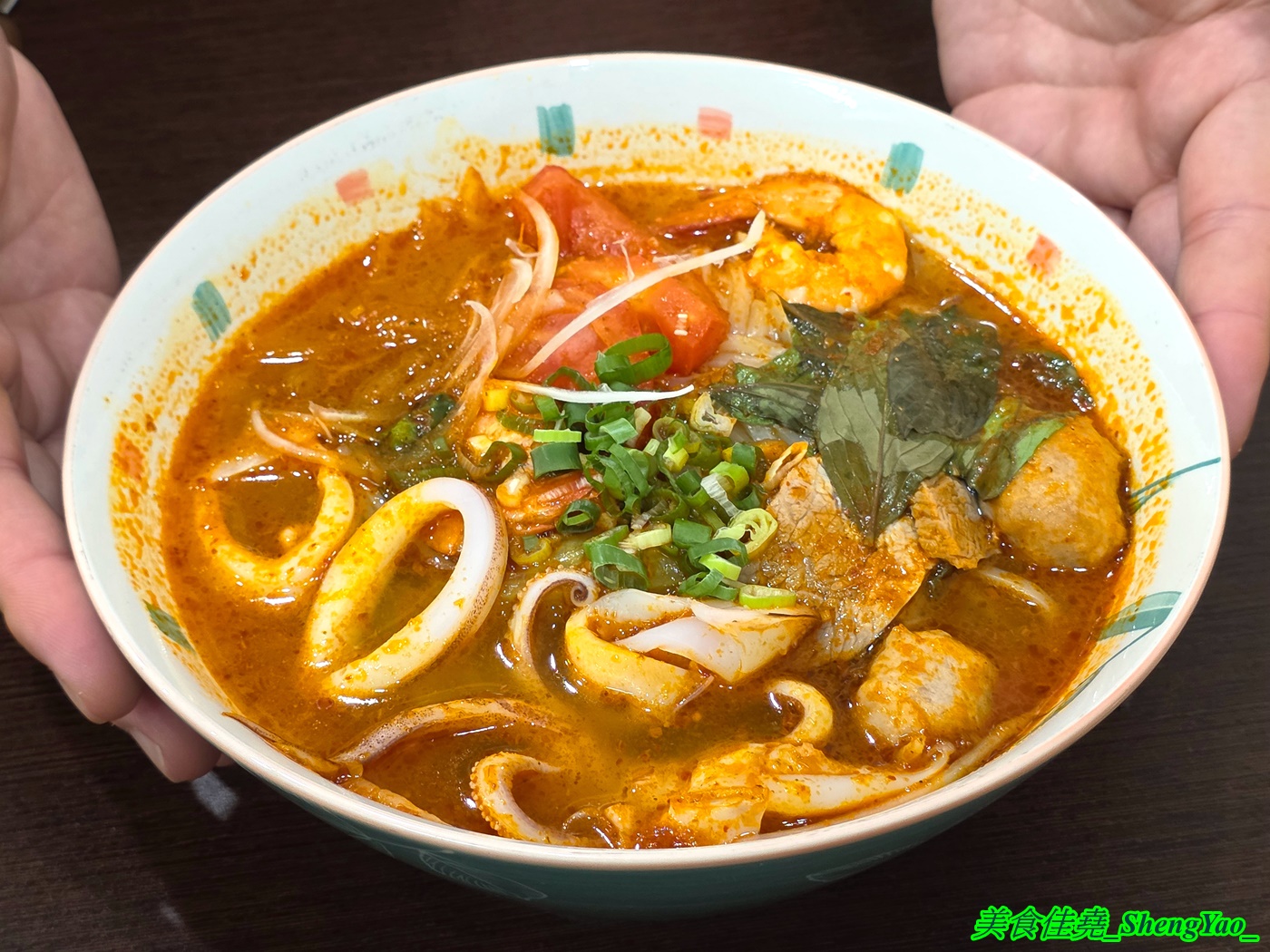 [台中沙鹿]HUONG TRA 香茶越南料理 – 海線新開幕越南料理，吃得到很少見的越南小煎餅和蒸米捲，口味不錯又便宜，內用免費飲料喝到飽。