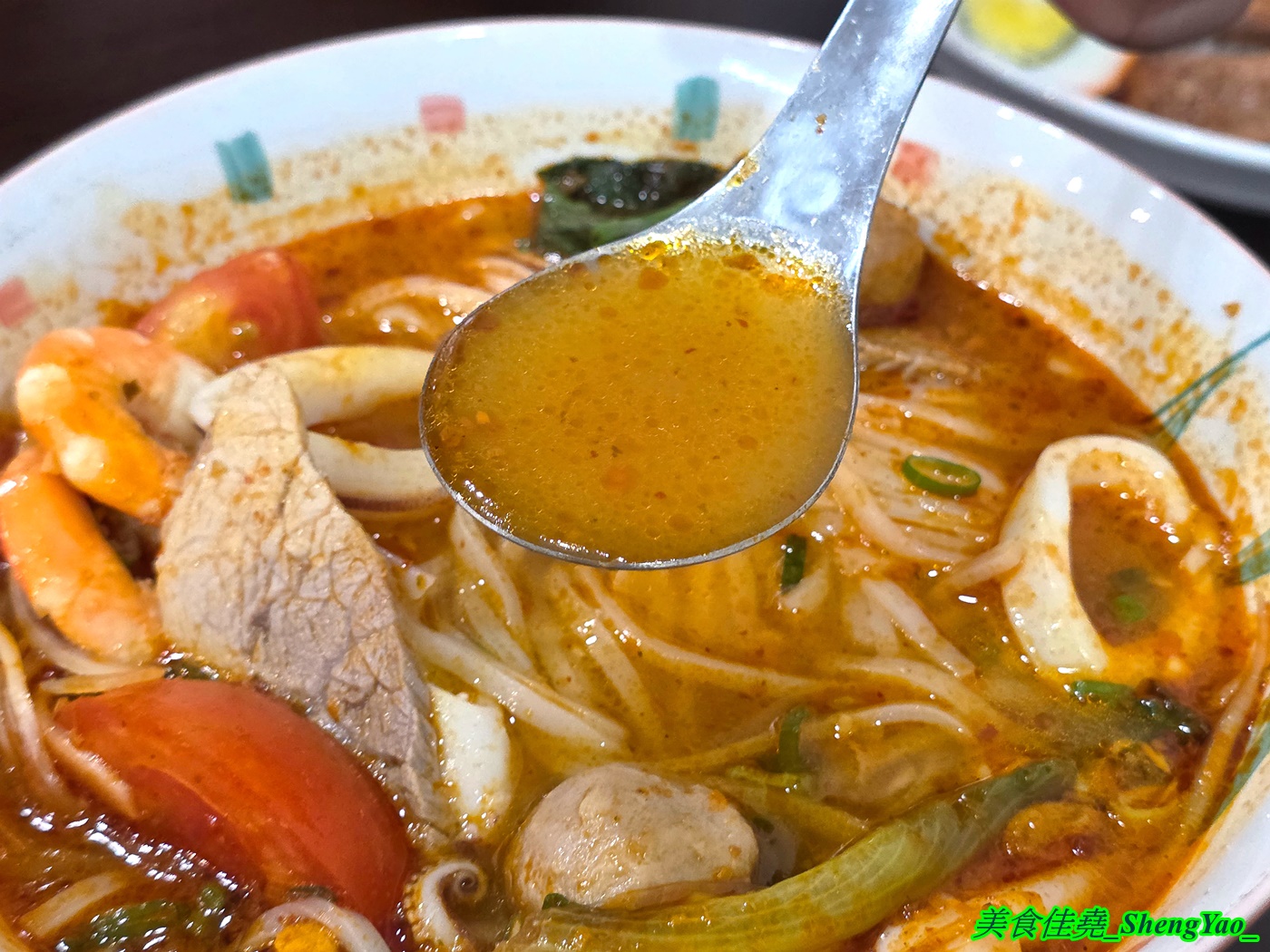 [台中沙鹿]HUONG TRA 香茶越南料理 – 海線新開幕越南料理，吃得到很少見的越南小煎餅和蒸米捲，口味不錯又便宜，內用免費飲料喝到飽。