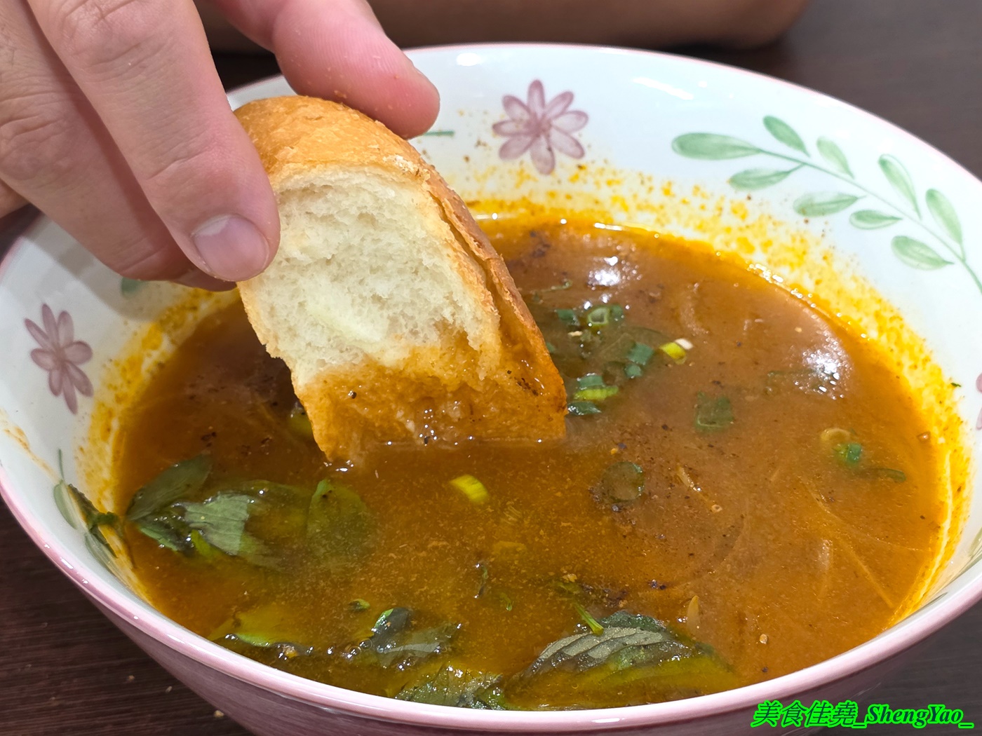 [台中沙鹿]HUONG TRA 香茶越南料理 – 海線新開幕越南料理，吃得到很少見的越南小煎餅和蒸米捲，口味不錯又便宜，內用免費飲料喝到飽。