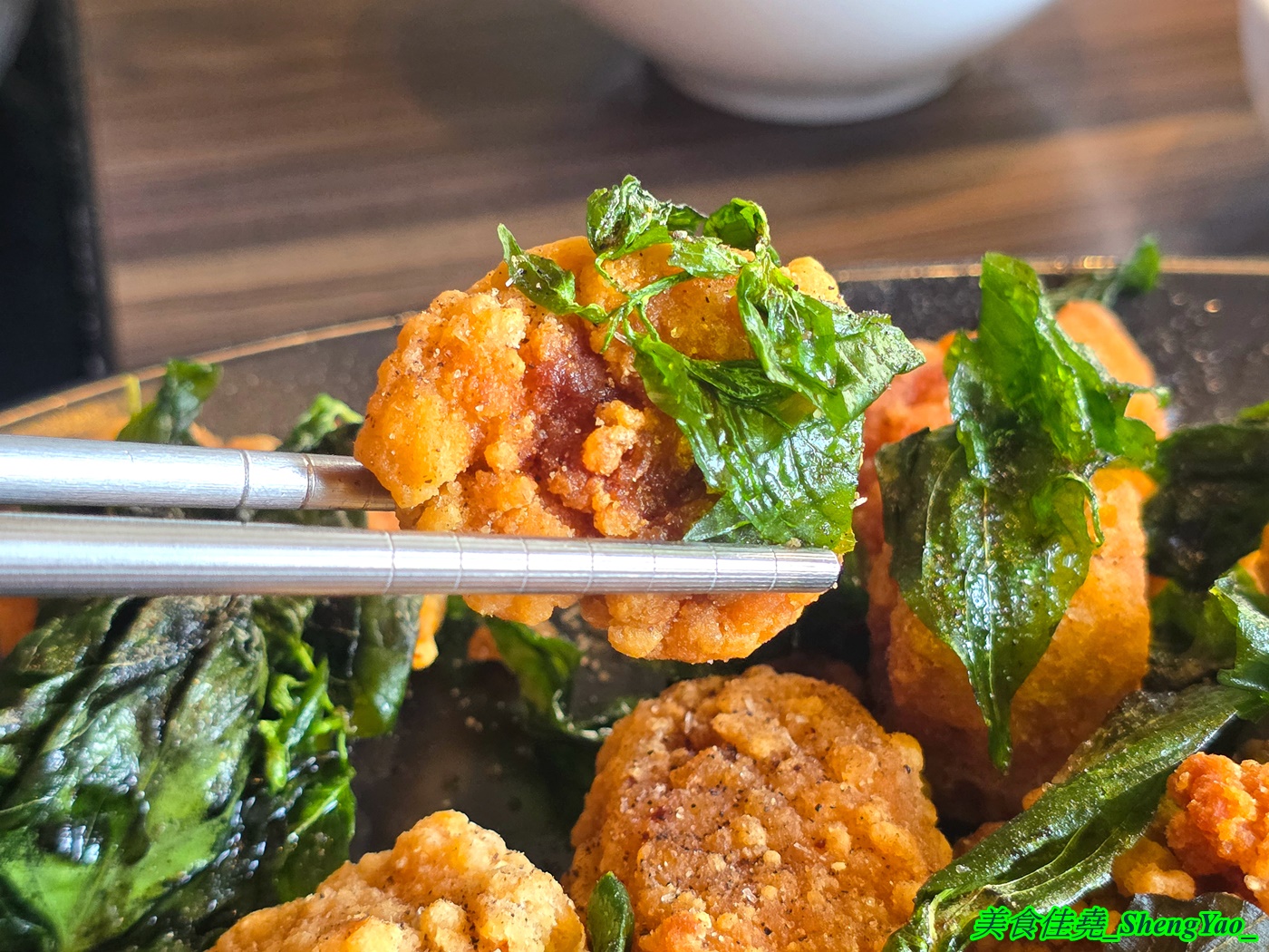 [台中沙鹿]尚石苑石頭火鍋 沙鹿店 – 海線屹立不搖的人氣火鍋店，魷魚螺肉蒜鍋新上市，野菜吧蛤蠣無限供應中，熟食區還有情人果。
